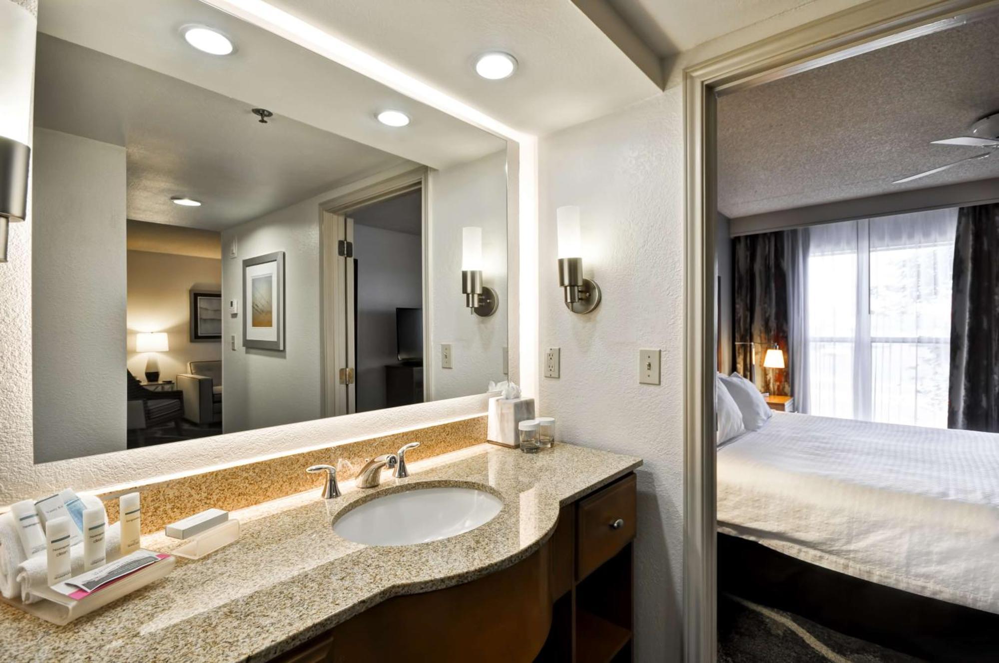Homewood Suites By Hilton Phoenix-Biltmore Exterior foto